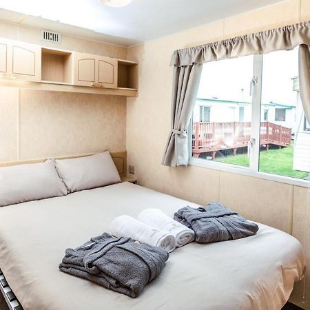 Kings Caravan - Family Groups Only - Very Quiet Park Villa สเกคเนส ภายนอก รูปภาพ