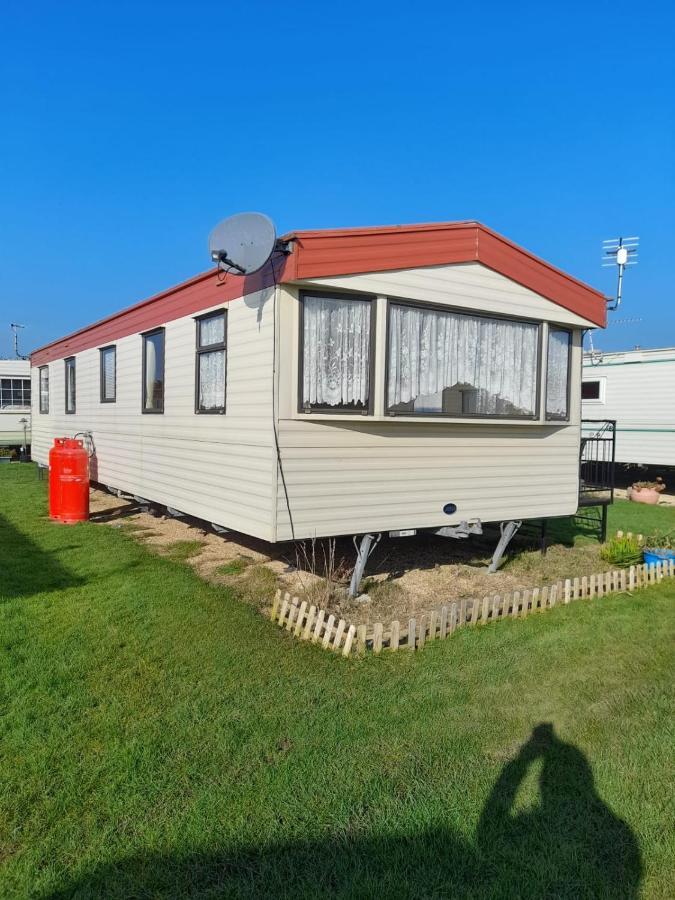 Kings Caravan - Family Groups Only - Very Quiet Park Villa สเกคเนส ภายนอก รูปภาพ