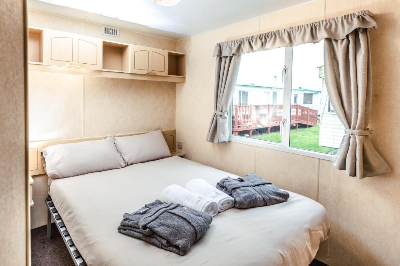 Kings Caravan - Family Groups Only - Very Quiet Park Villa สเกคเนส ภายนอก รูปภาพ